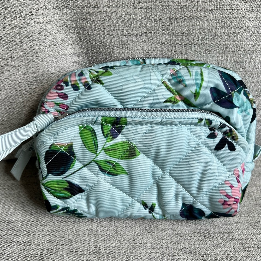Vera Bradley Small Cosmetic Bag in Seawater Blooms Performance Twill